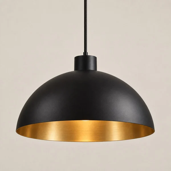 Suspension design noire et dorée