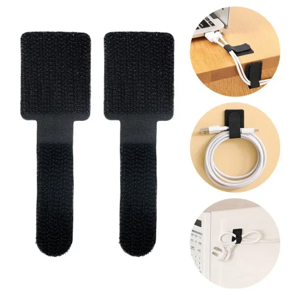 Attaches collées sur un bureau