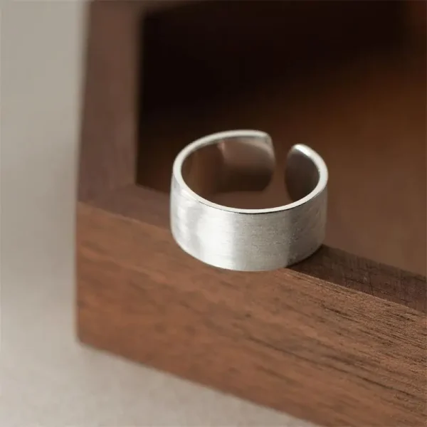 Bague large brossée ouverte, argentée