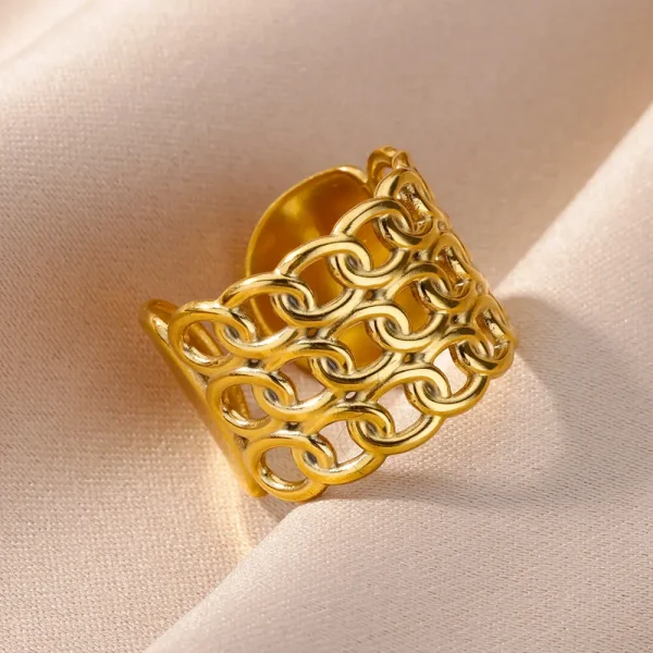 Bague large maille chaîne dorée