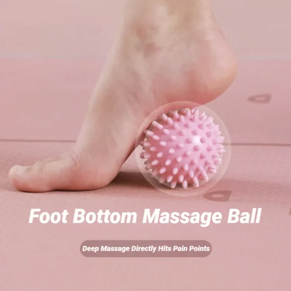 Balle de massage à picots sous le pied