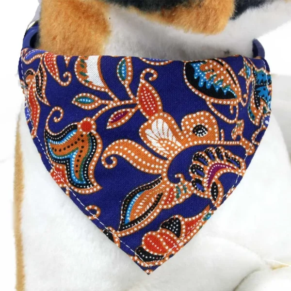 Bandana cachemire sur collier en simili cuir