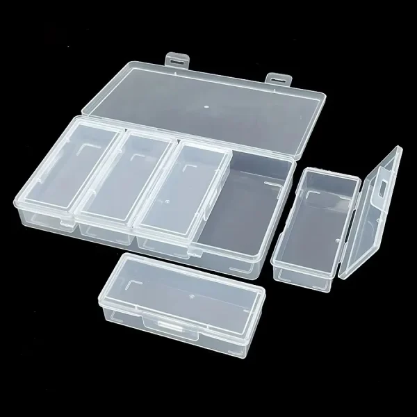 Boîte transparente avec 4 petites boîtes amovibles