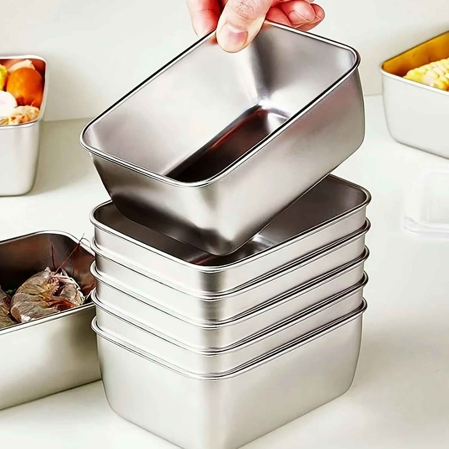 Boîtes de conservation en inox empilées
