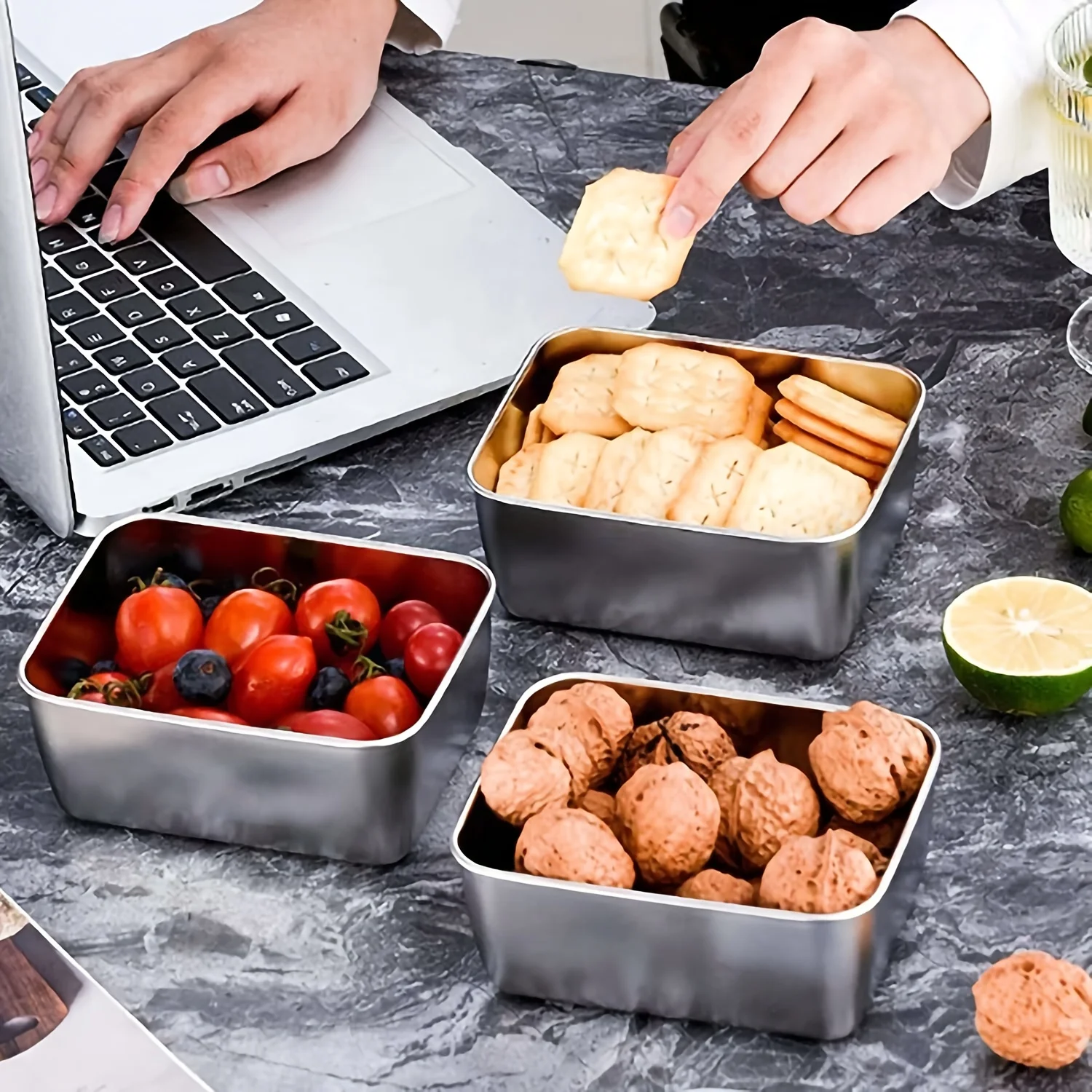 Boîtes en inox pour le goûter au bureau