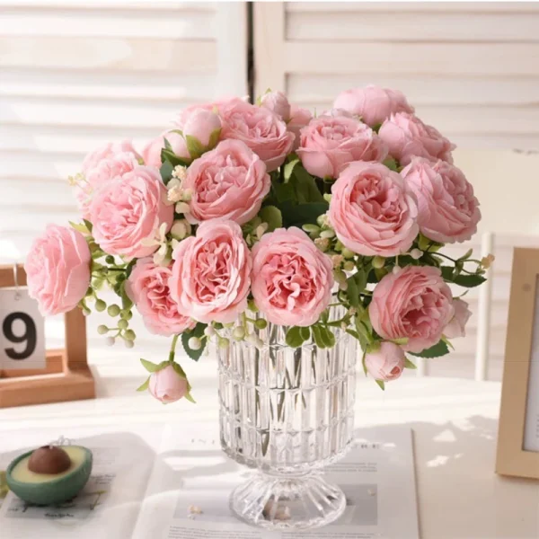 Pivoines dans un vase en cristal