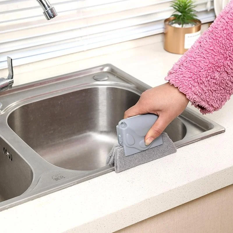 Brosse au bord de l'évier