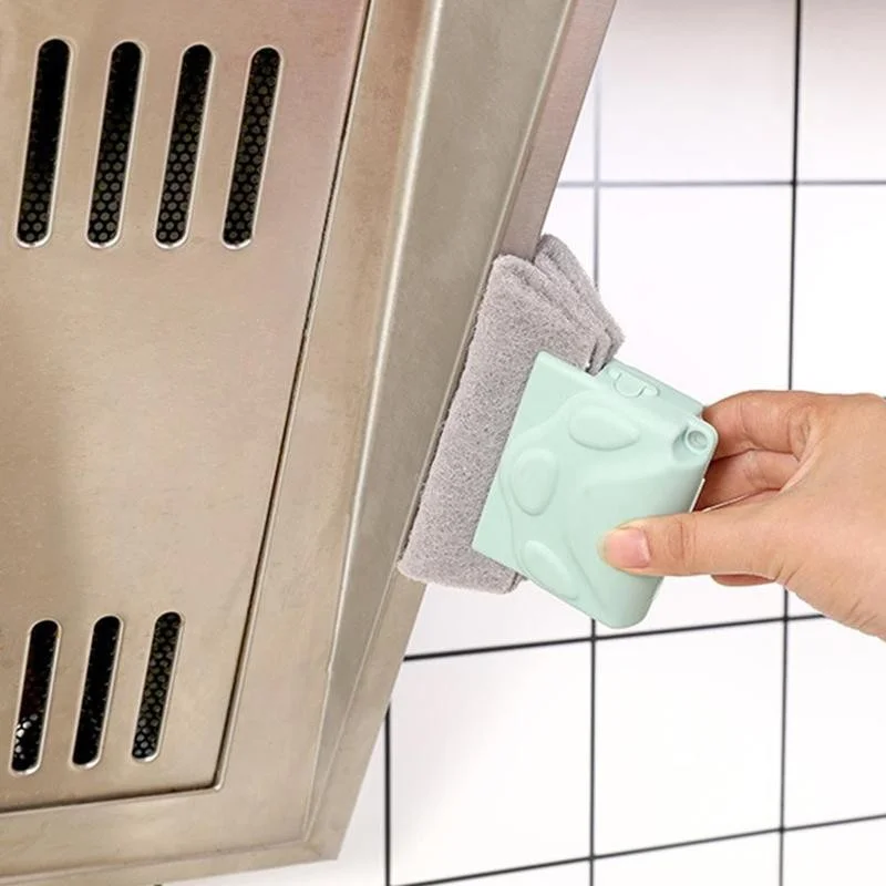 Brosse dans une grille