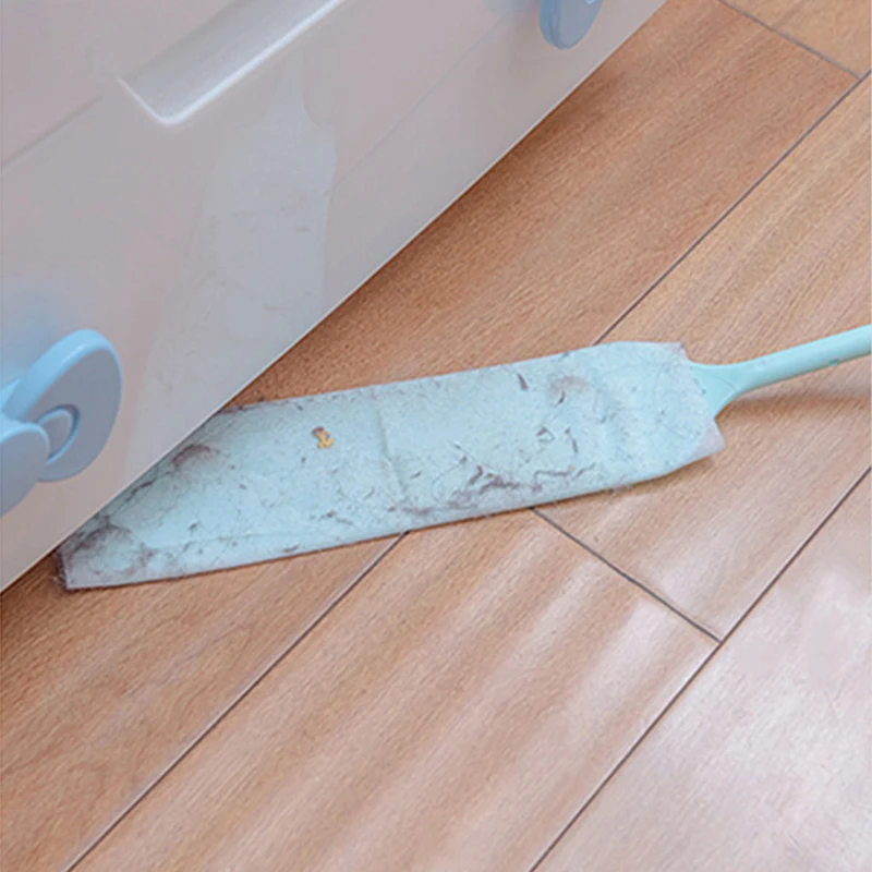 Brosse sous un lave-linge
