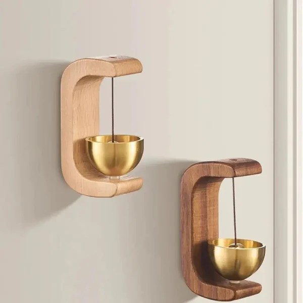 Carillons sur une porte