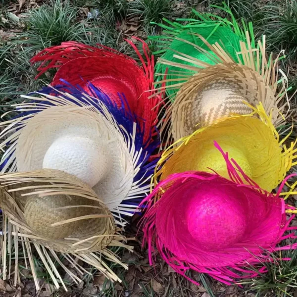 Chapeau de paille à bord effrangé