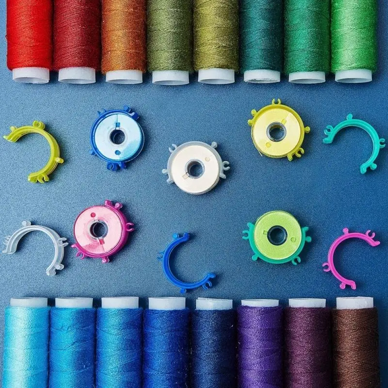 Canettes à clips et bobines de fil