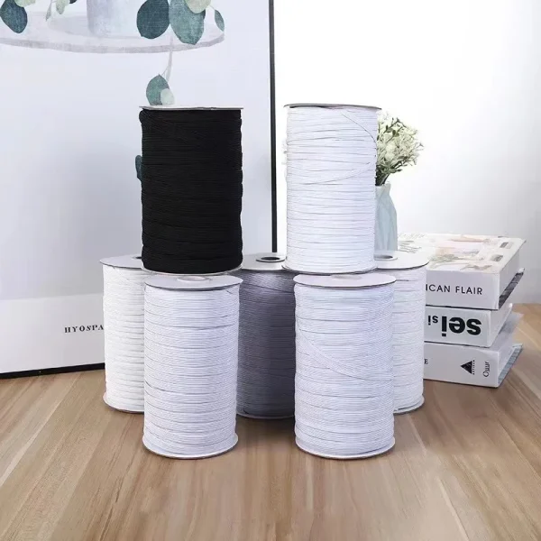 Bobines d'élastique noir et blanc