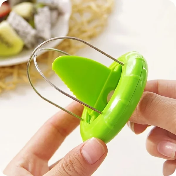 Éplucheur à kiwi et sa lame amovible