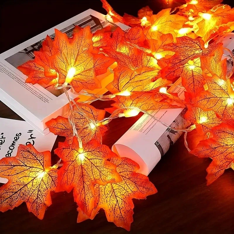 Guirlande de feuilles d'érable allumée