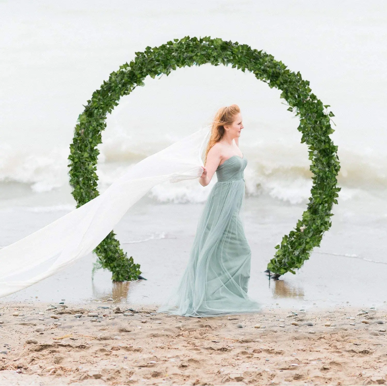Arche de lierre sur la plage