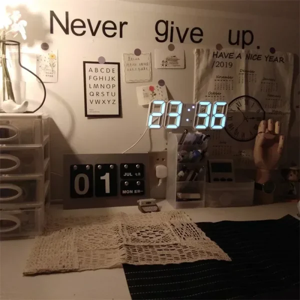 Horloge LED 3D accrochée au mur d'une chambre