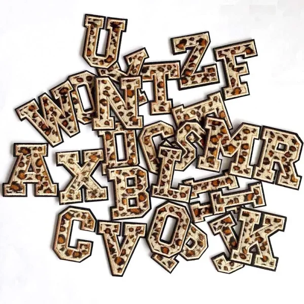 Lettres brodées léopard en vrac