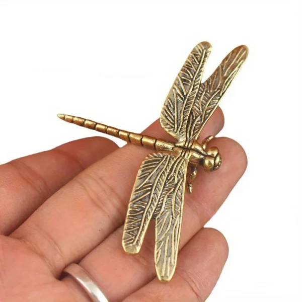 Libellule en laiton ciselé, 7,4 cm