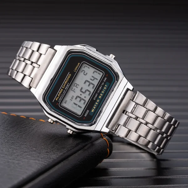 Montre digitale rétro en acier inoxydable – argentée, noire, dorée ou or rose