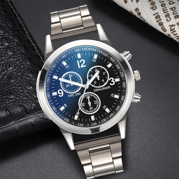 Montre cadran noir bleuté, vue de face