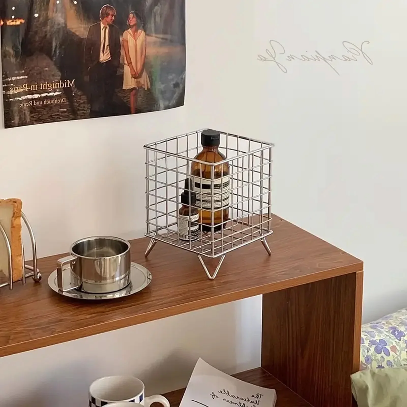 Panier sur une étagère