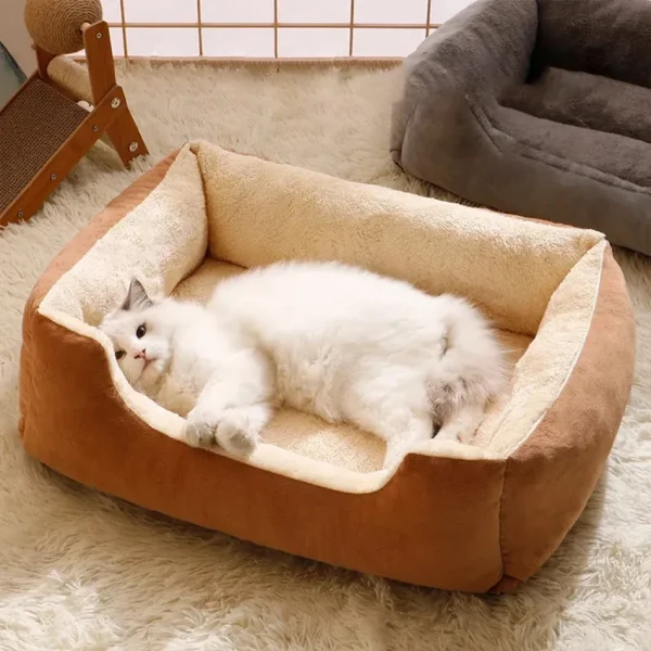 Panier en suédine et peluche