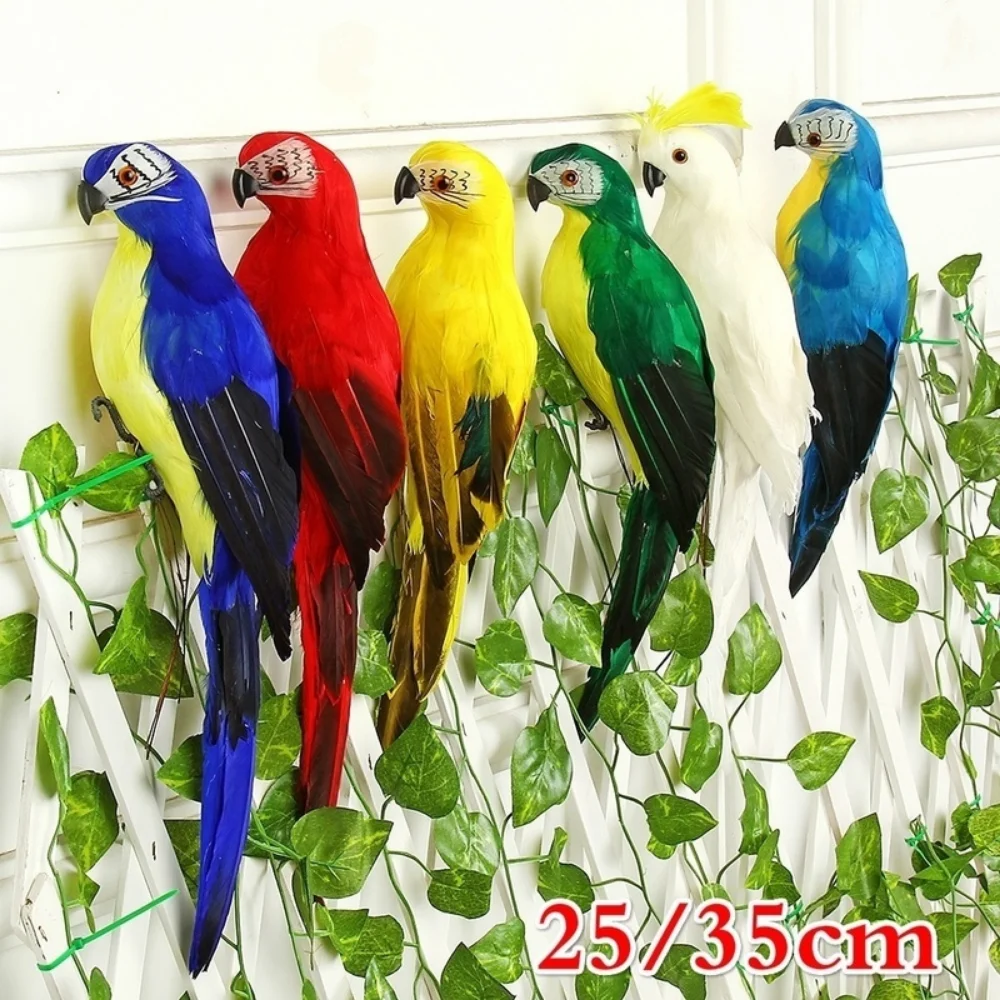 Perroquets colorés sur un treillage
