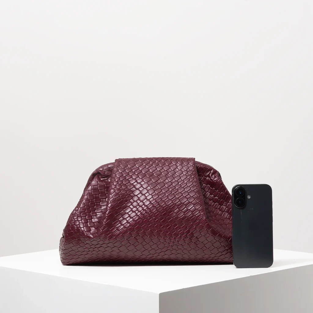 Pochette et téléphone