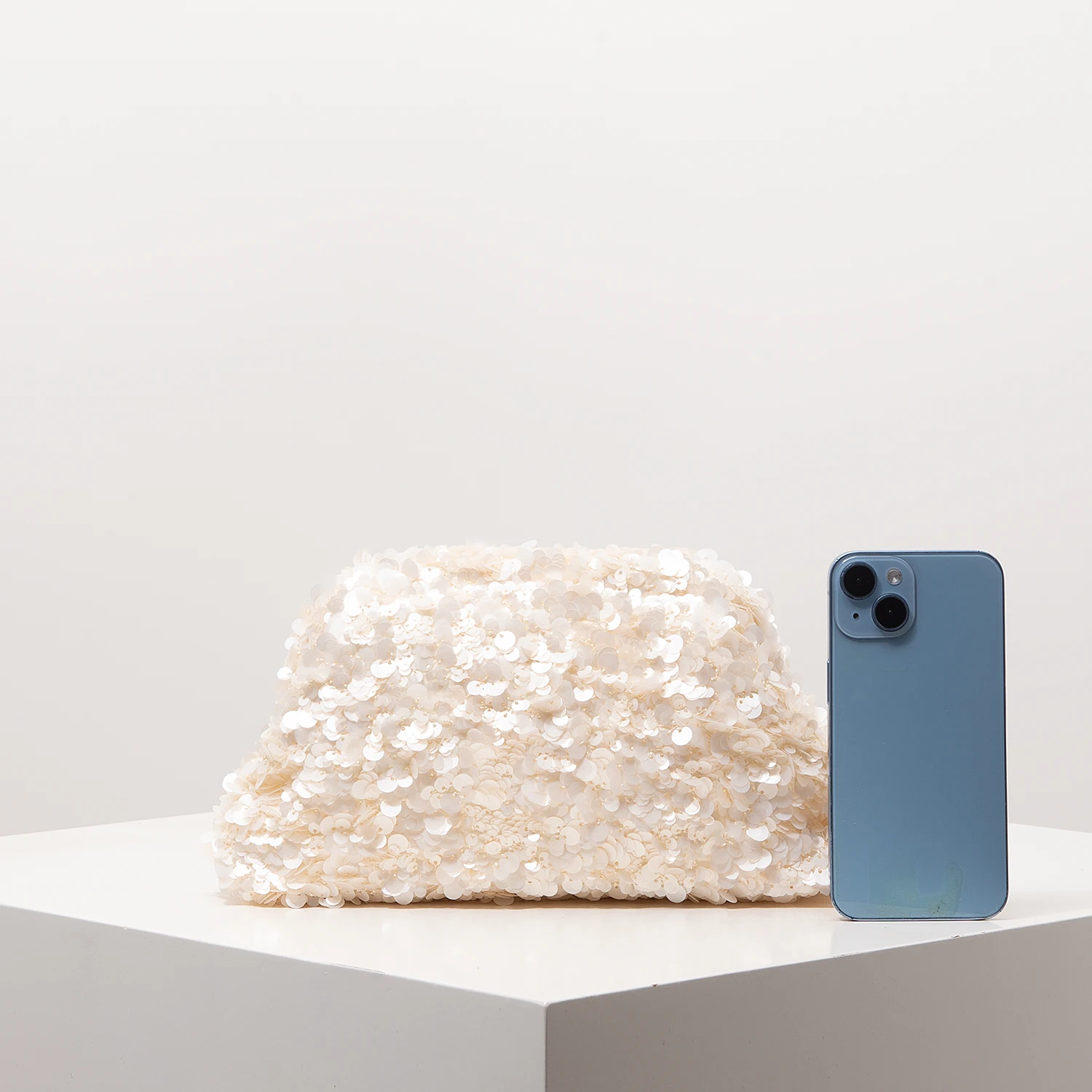 Pochette et téléphone