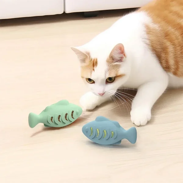 Poisson distributeur de friandises pour chat