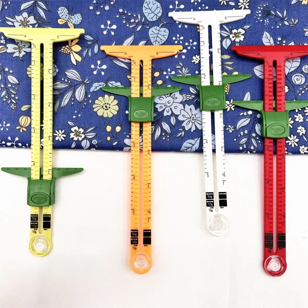 Règles 5 en 1 de quatre couleurs