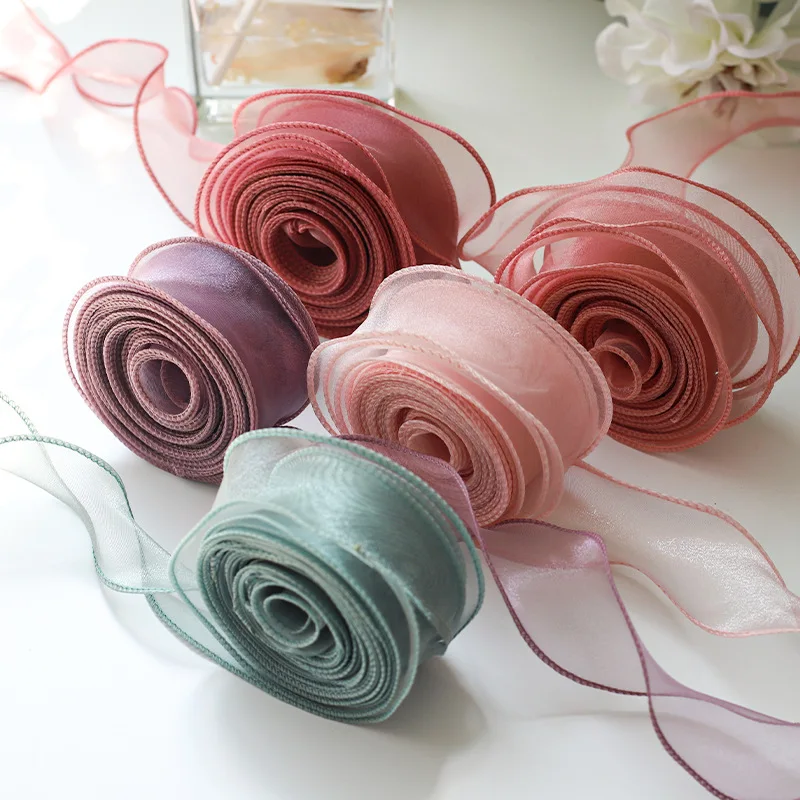 Rouleaux de ruban organza à bord ondulé