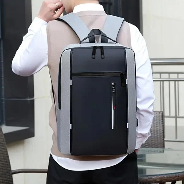 Sac à dos ordinateur plat et épuré