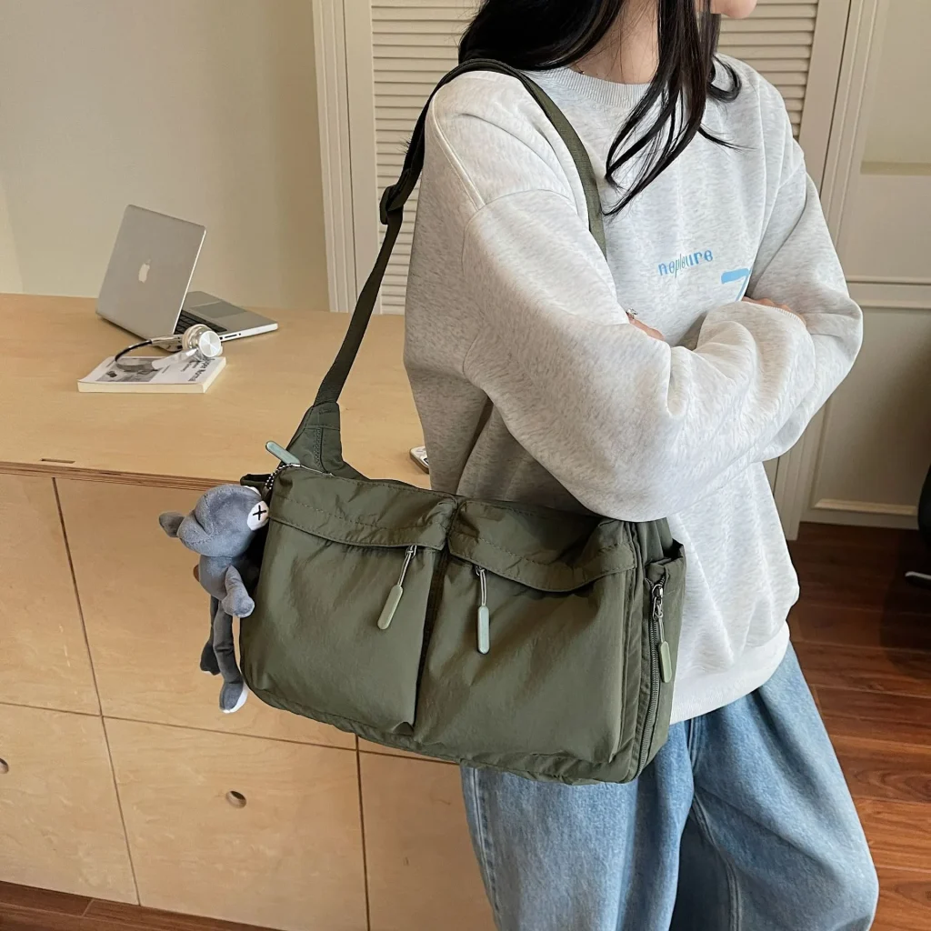 Sac porté à l'épaule