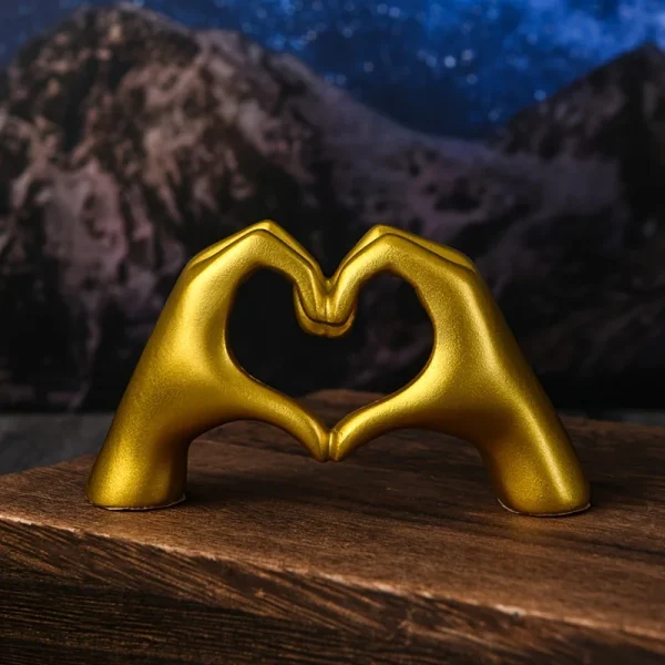 Sculpture mains en cœur, 10,6 cm
