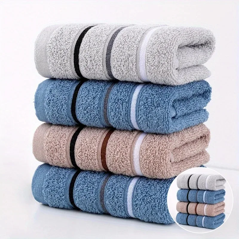 Pile de serviettes à rayures