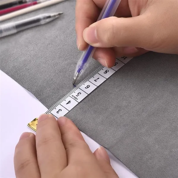 Tracer un repère au stylo effaçable sur un tissu