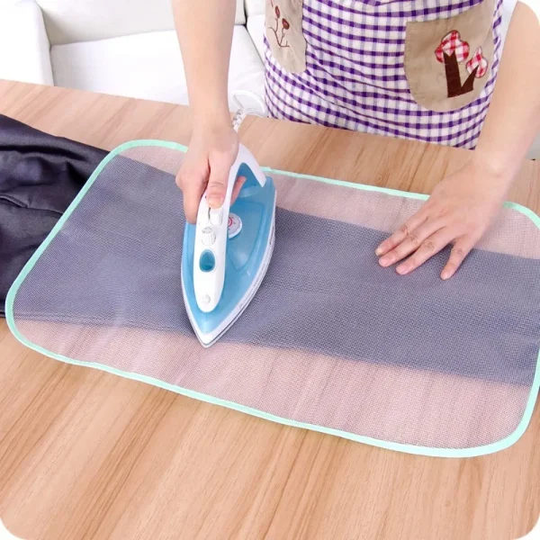 Toile de protection de repassage en maille
