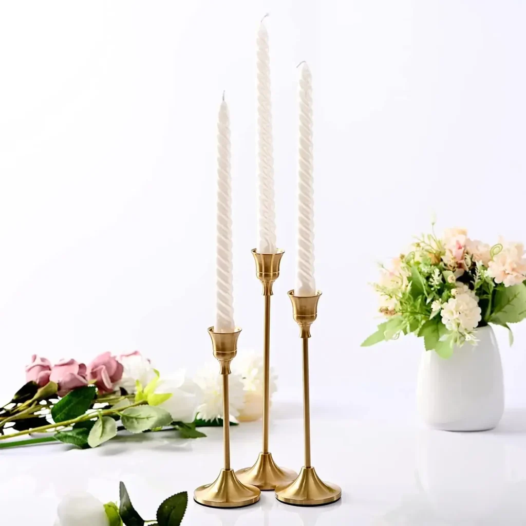 Chandeliers et bougies torsadées