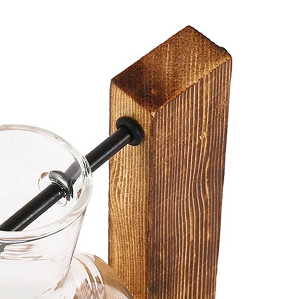 Fixation de la fiole sur le bois