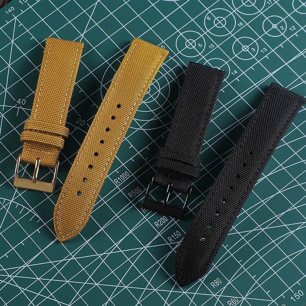 Jaune moutarde et noir