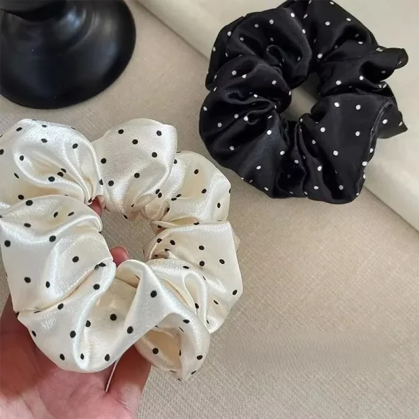 Chouchous en satin à pois