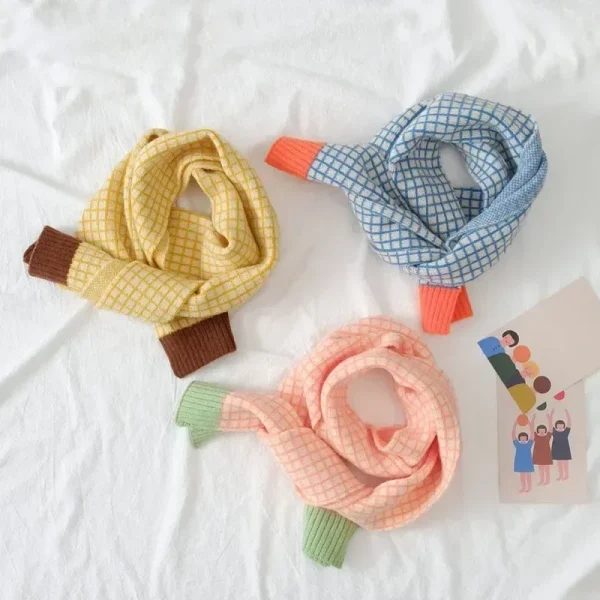 Écharpe enfant à carreaux bicolore : détail