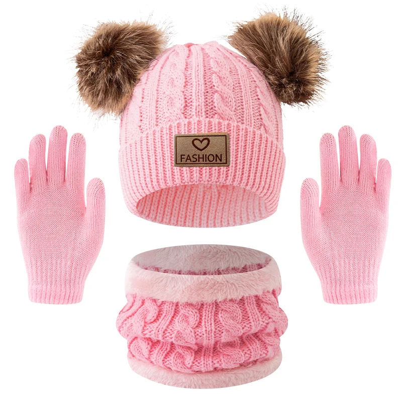 Ensemble bonnet, snood et gants enfant : détail