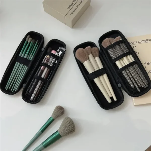 Étui rigide pour pinceaux de maquillage