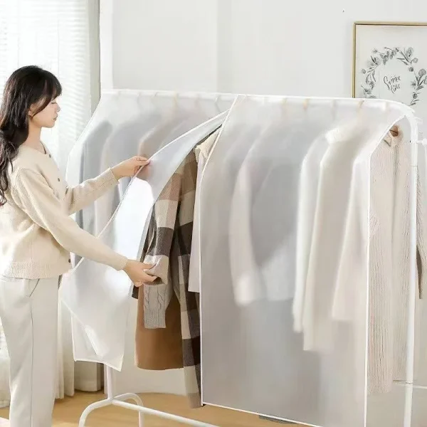 Housse de penderie transparente anti-poussière : détail