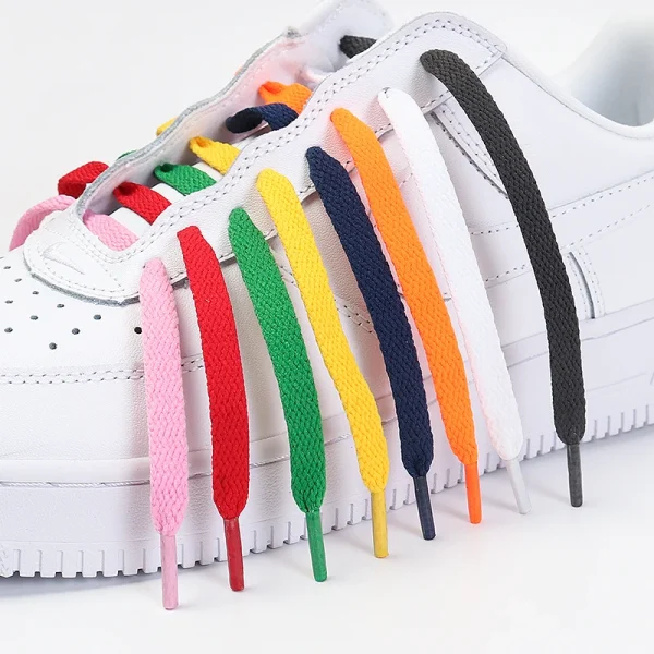 Lacets plats épais de couleur : détail