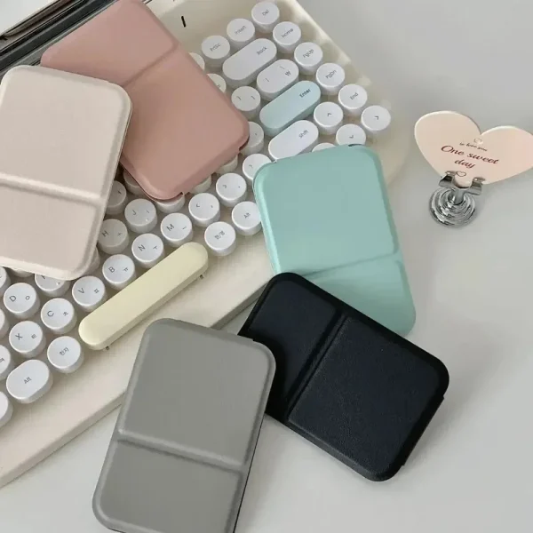 Miroir de table pliable gainé de simili-cuir : détail