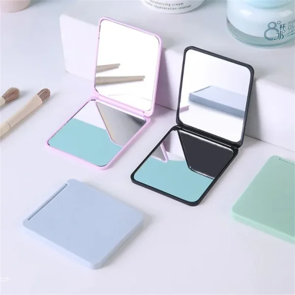 Miroir de poche double face pliable : détail